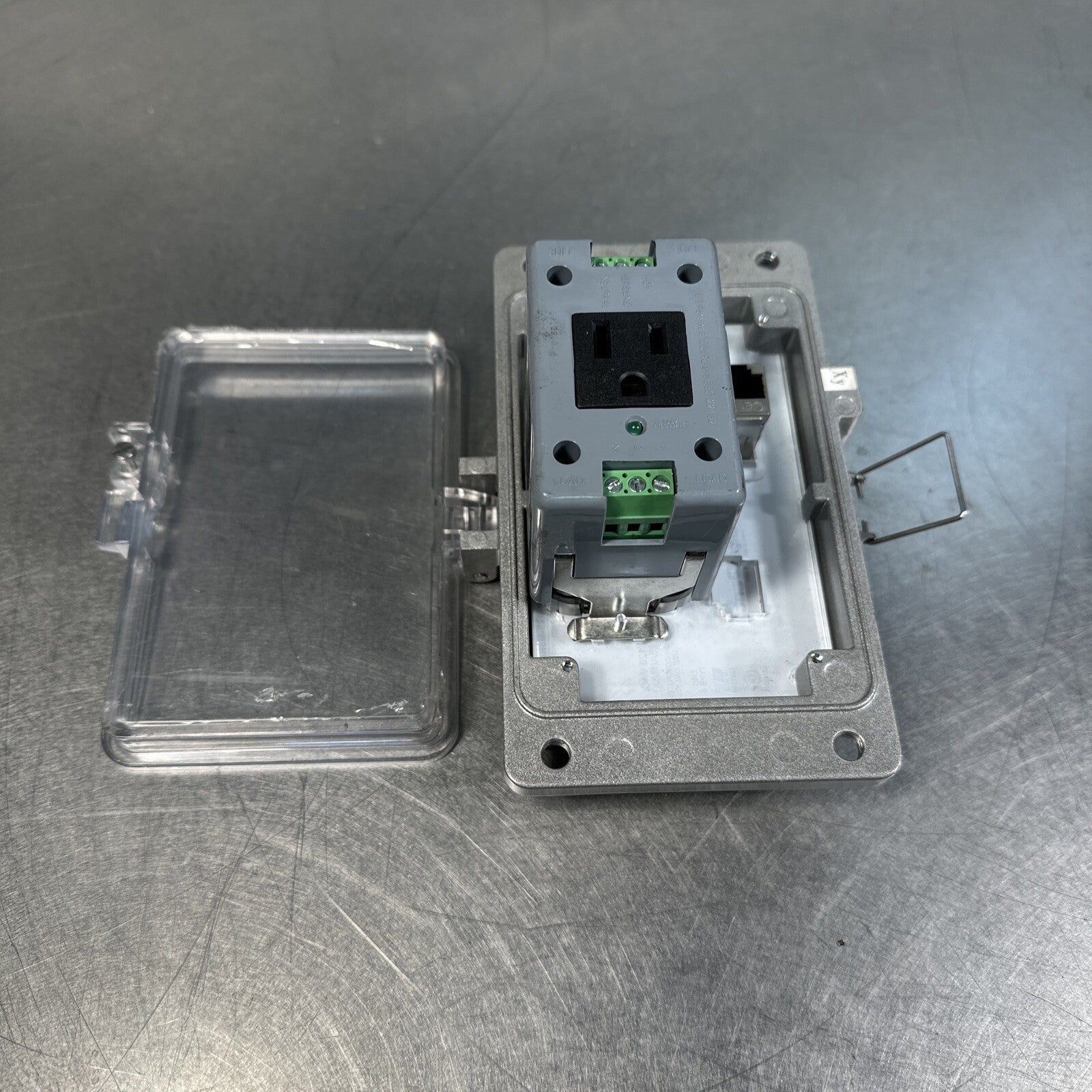 Grace Engineered - Port Interface P-R33-M3RF0 120VAC 5A - (BIN-1.5.5)