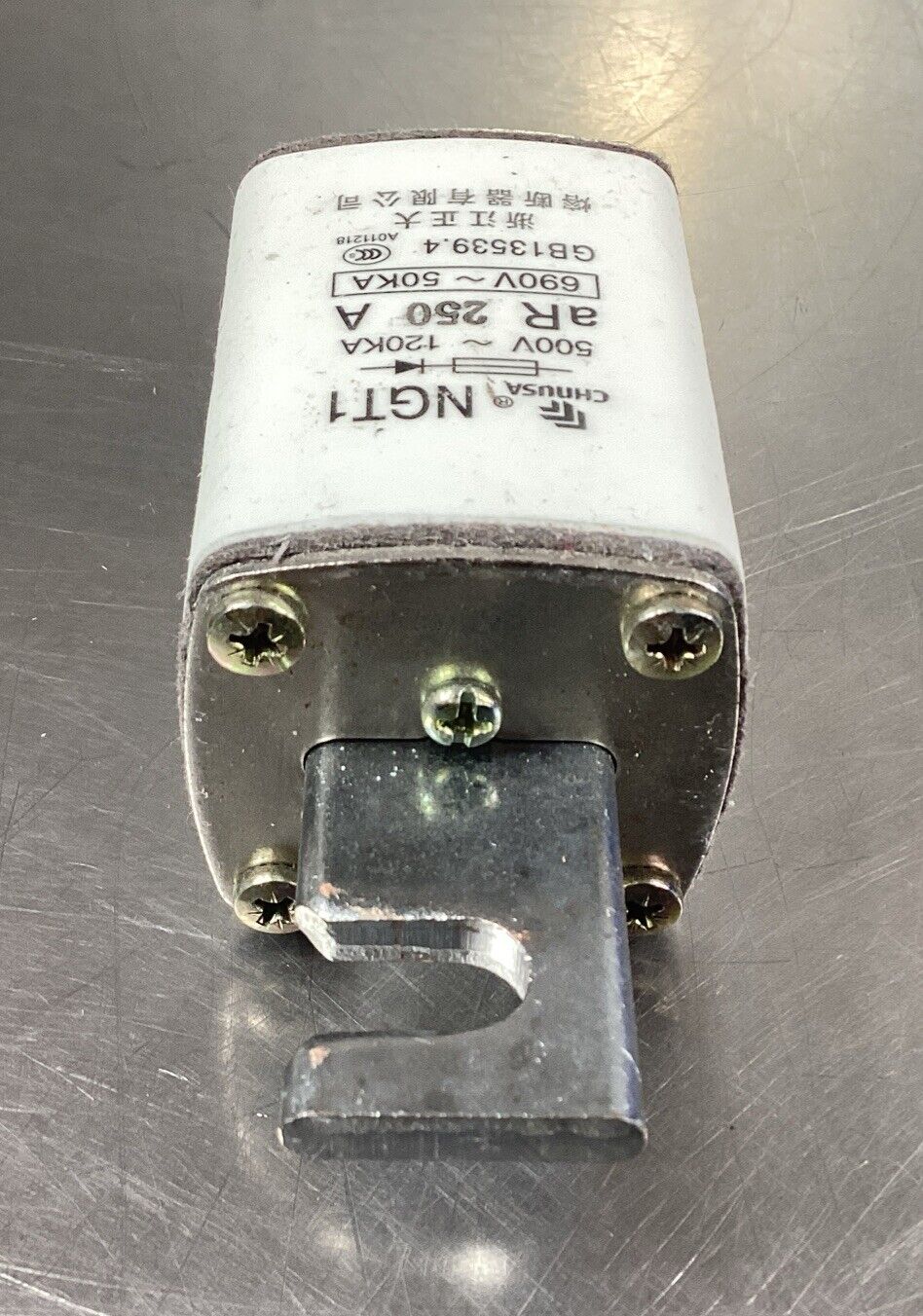 CHNUSA NGT1 690V 250A FUSE.                                                4B-41