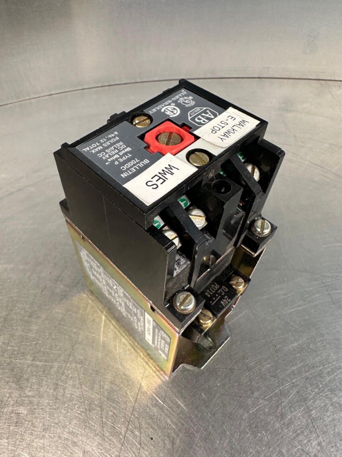 Allen Bradley 700DC-P400Z24 Ser A 700dc Bulletin Relay  (4c-39)