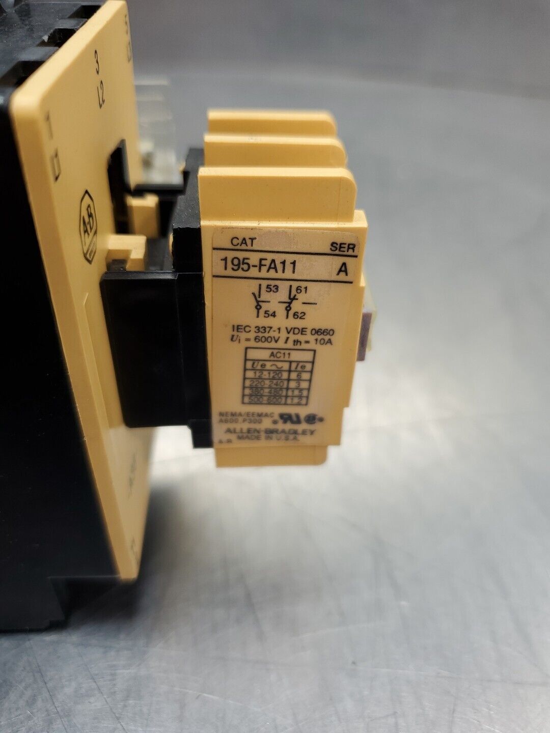 ALLEN BRADLEY 100-A38N*3 Ser C CONTACTOR, w/ 195-FA11.                     4D-34