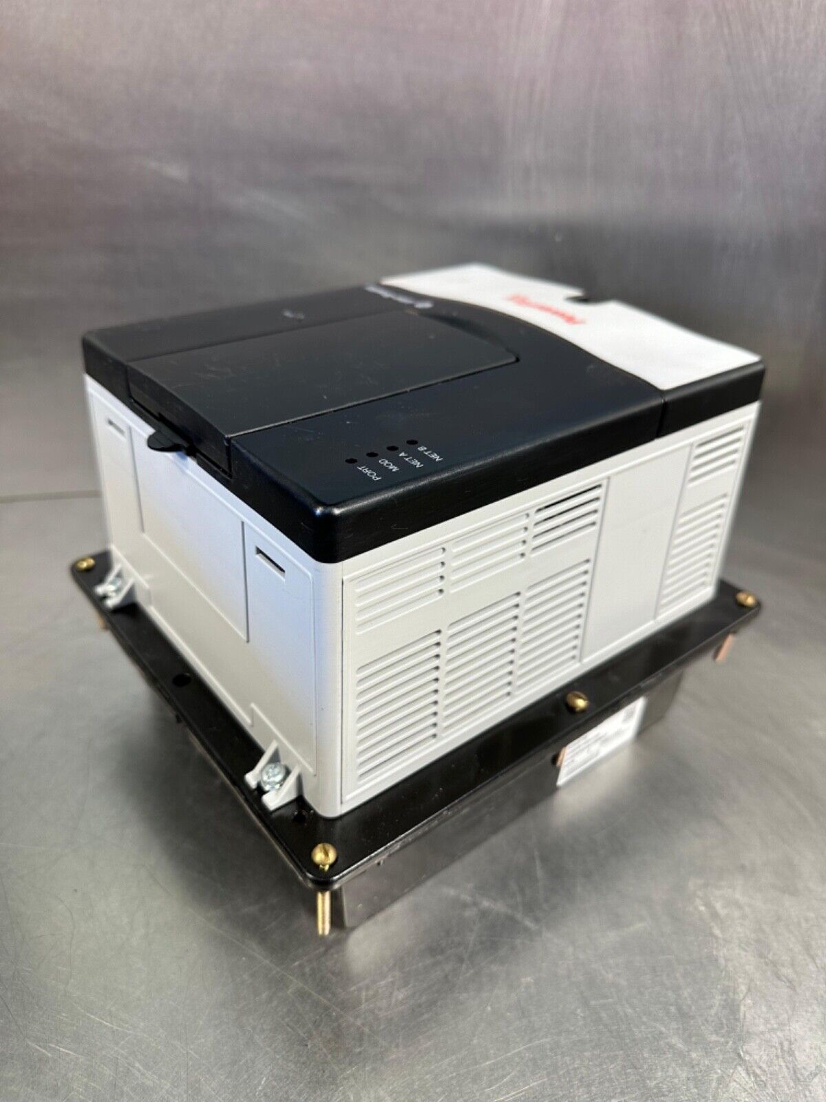 Allen-Bradley PowerFlex 70 20AD5P0F0AYNNNC0 Ser. A 2.2kW/3HP 480V(1A-28)