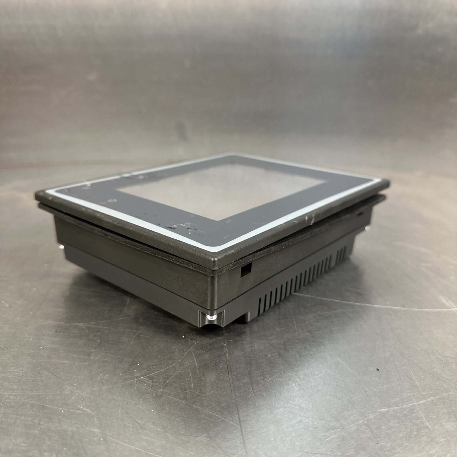 Eaton HMIVU06CUNB1 6'' Color HMI                         (BIN-1.1.1)