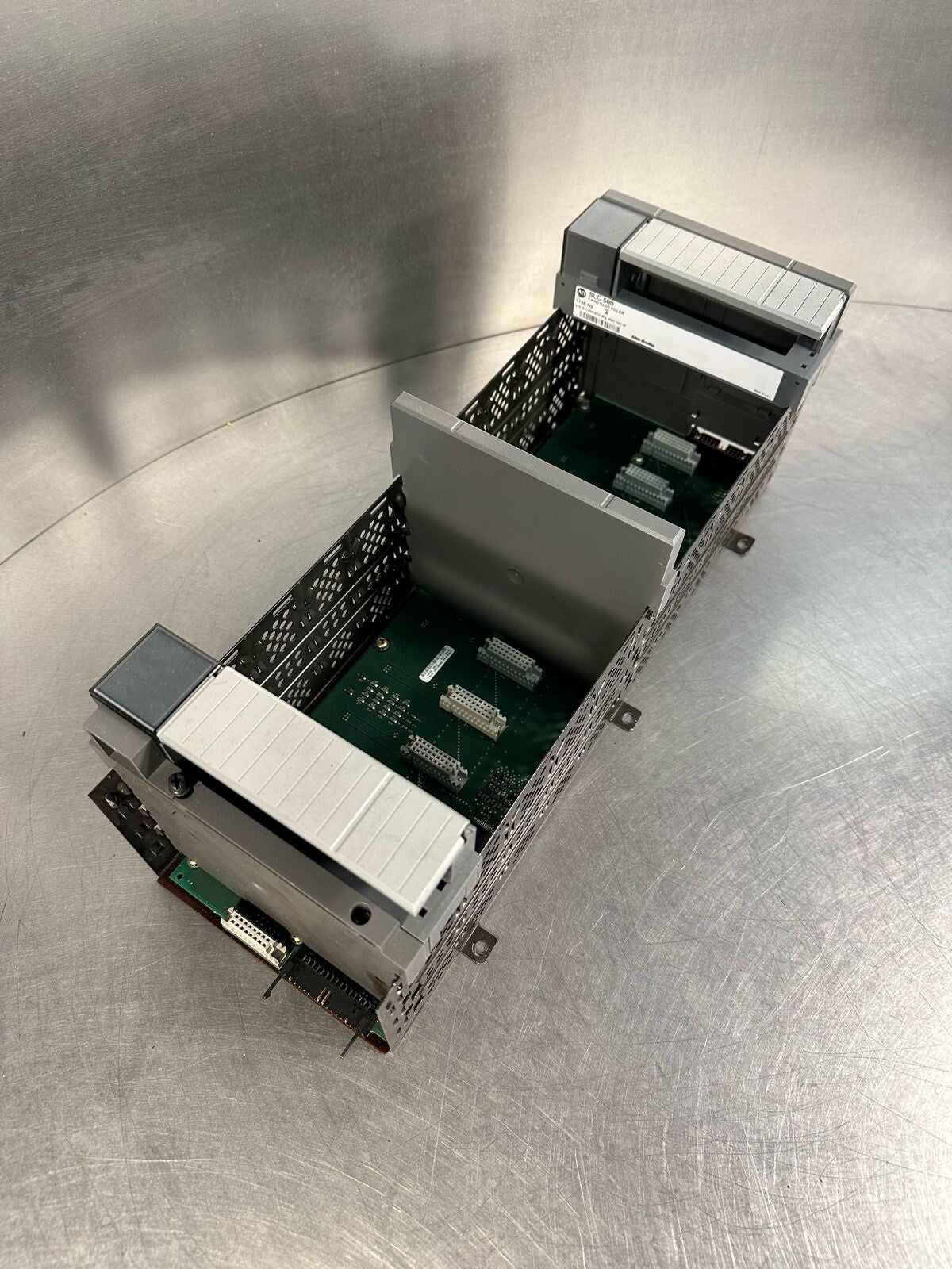 Allen Bradley 1746-A10 Series B SLC 500 10-Slot Rack                (8.5.8)