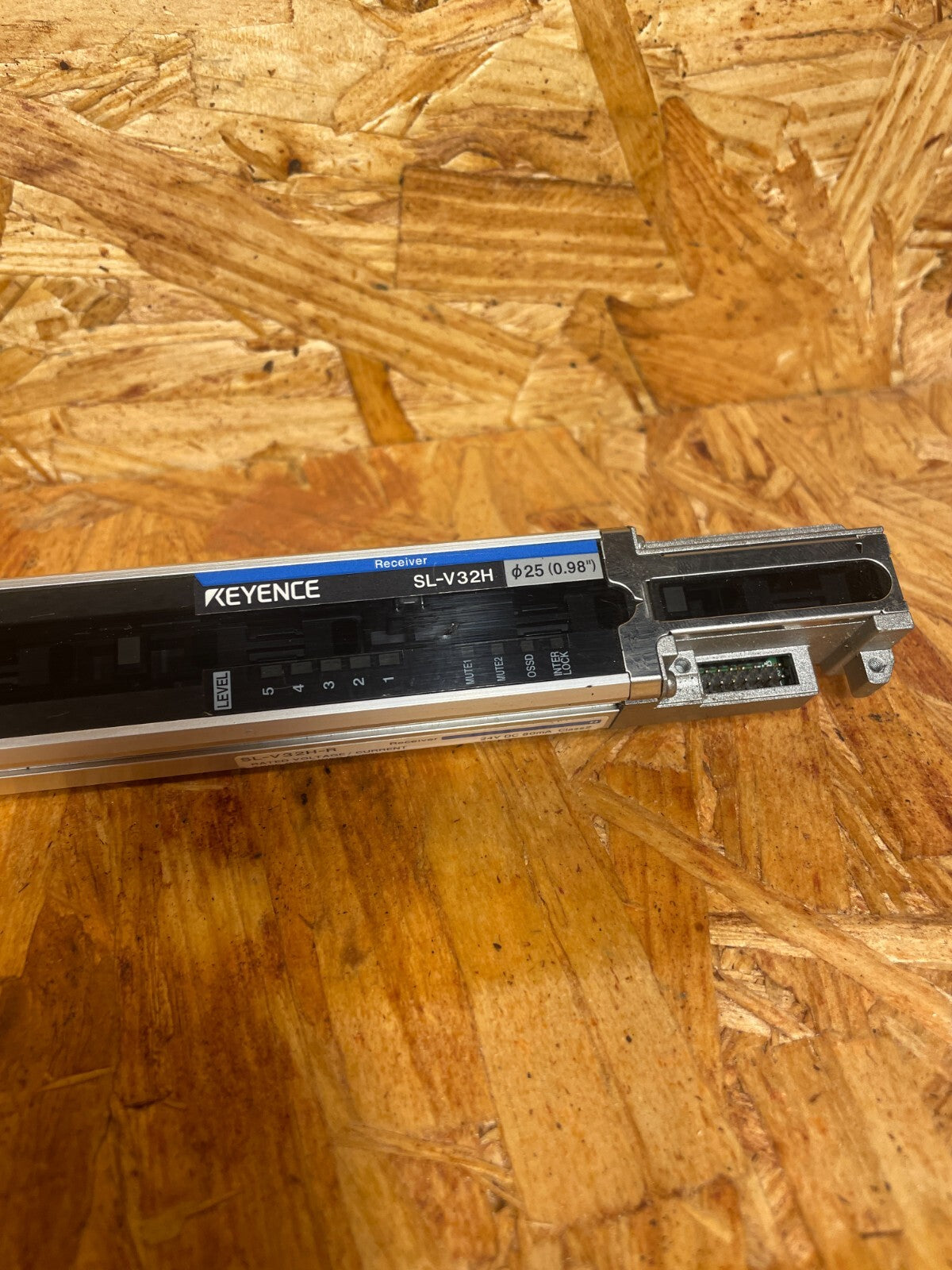 Keyence SL-V32H-R 24 VDC 80mA 0.98-In Infrared LED Safety Light Curtain Receiver