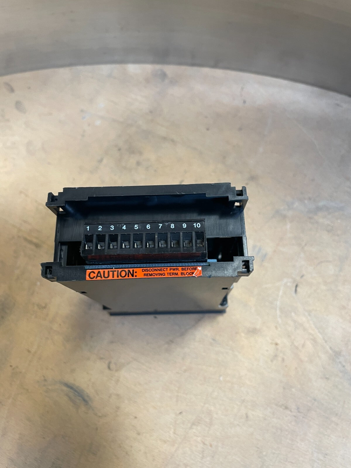 Red Lion Controls Aplt Large Digit Display 115VAC DC In/Out Totalizing Counter