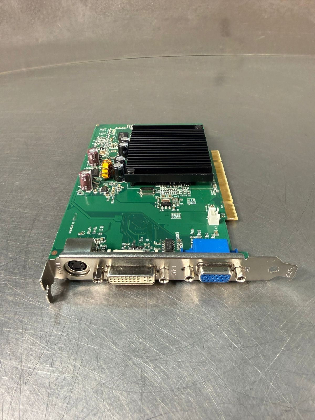 Nvidia NV62PD28-LF ver: 1.3 512-P1-N402-LR                         (5.4.3)
