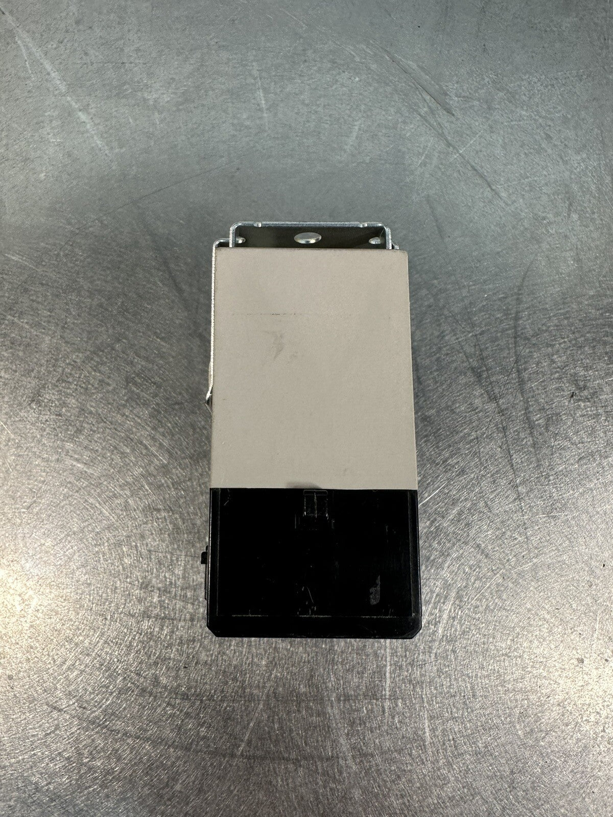 Eaton Cutler Hammer D9PR8BA Power Relay 120 VAC (BIN-1.1.1)