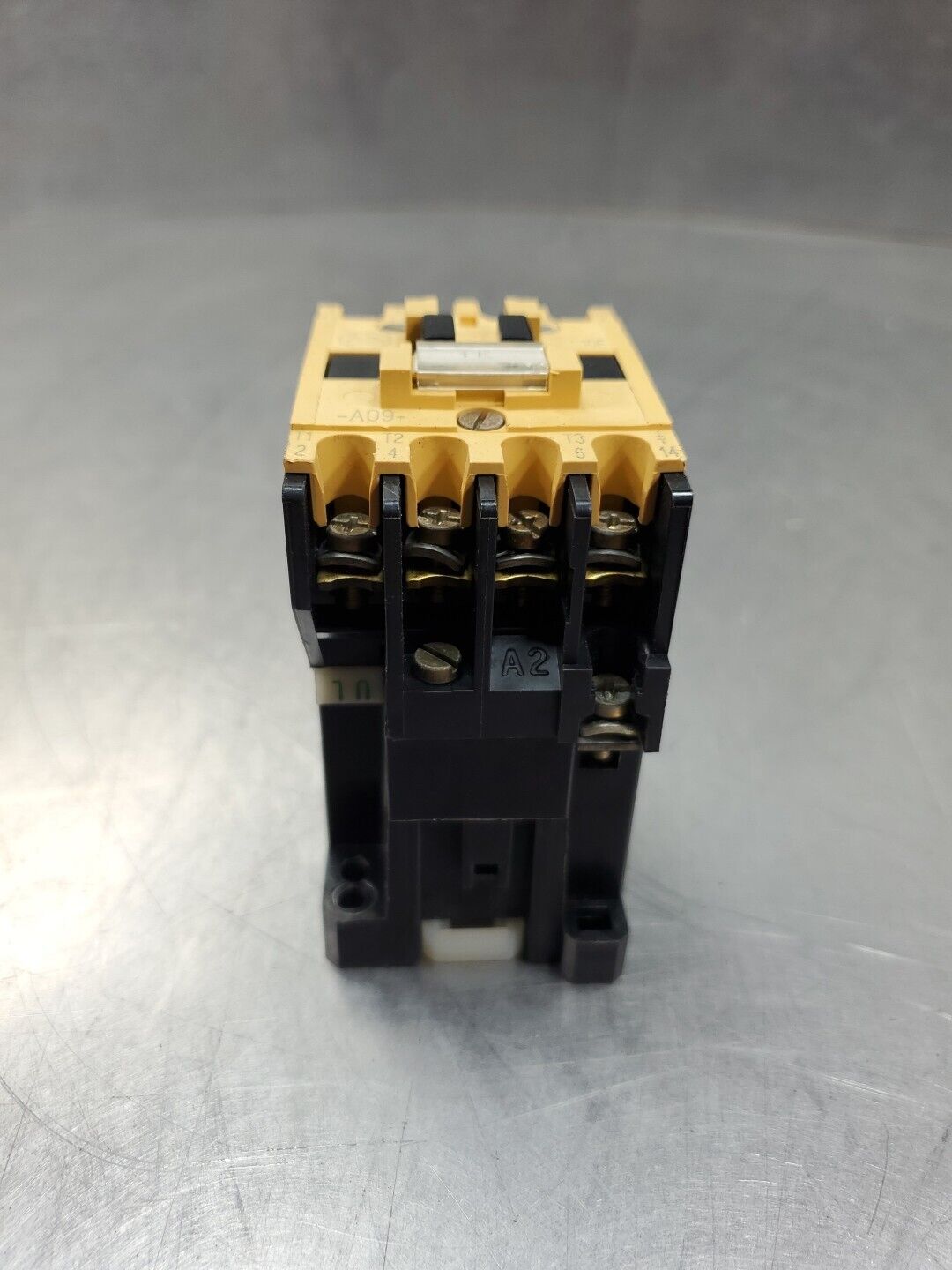 Allen Bradley 100-A09NA3/B Contactor Relay, 3-Pole, 9A, 240VAC Coil.       4D-34