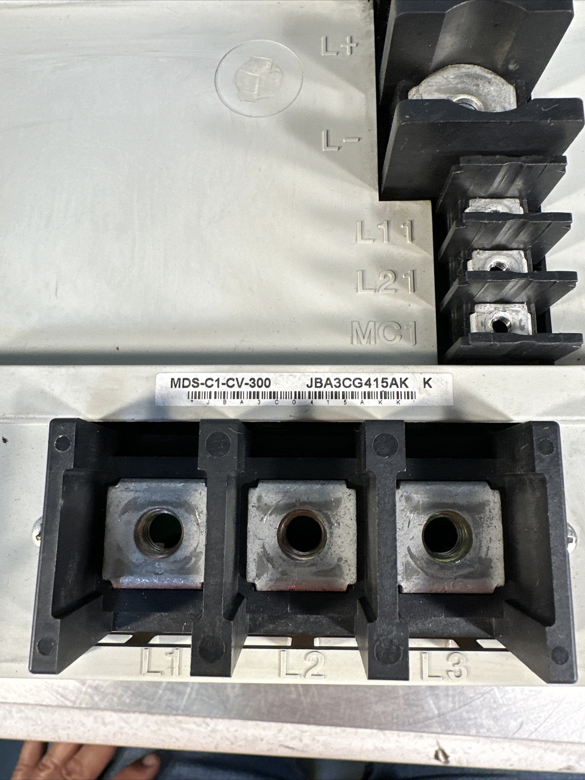 Mitsubishi Electric MDS-C1-CV-300 Servo 30kW 144A 200-230VAC 3Phase (BIN-3.3.3)