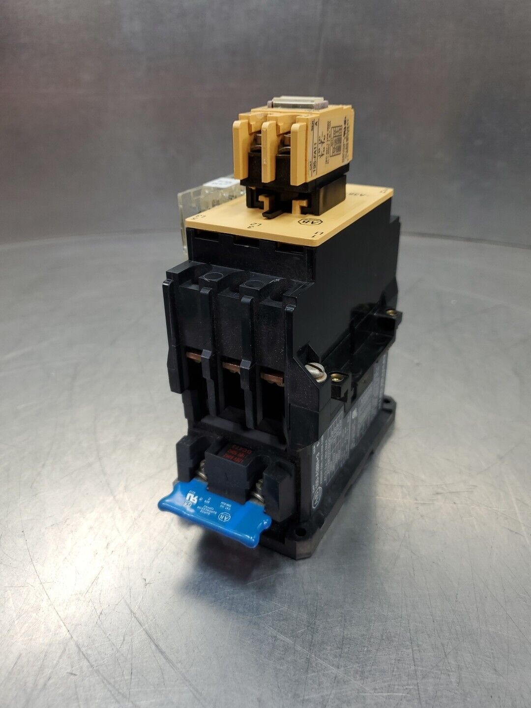 ALLEN BRADLEY 100-A38N*3 Ser C CONTACTOR, w/ 195-FA11.                     4D-34