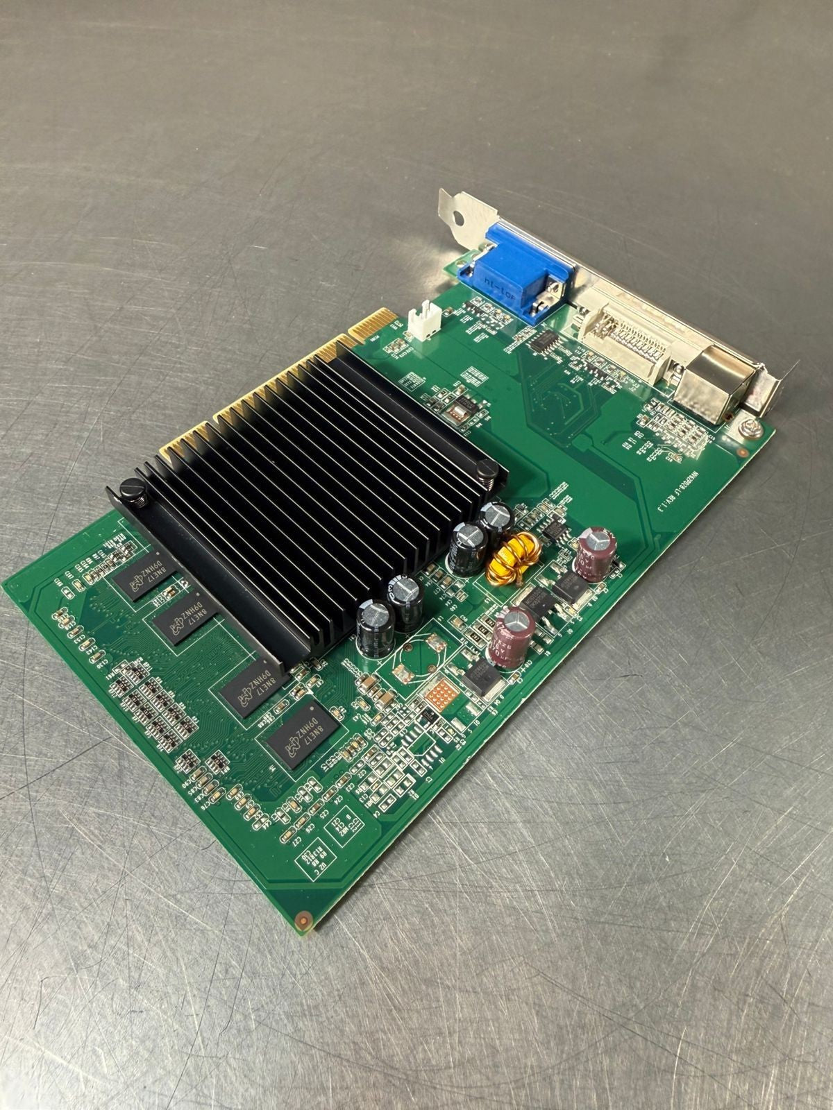 Nvidia NV62PD28-LF ver: 1.3 512-P1-N402-LR                         (5.4.3)