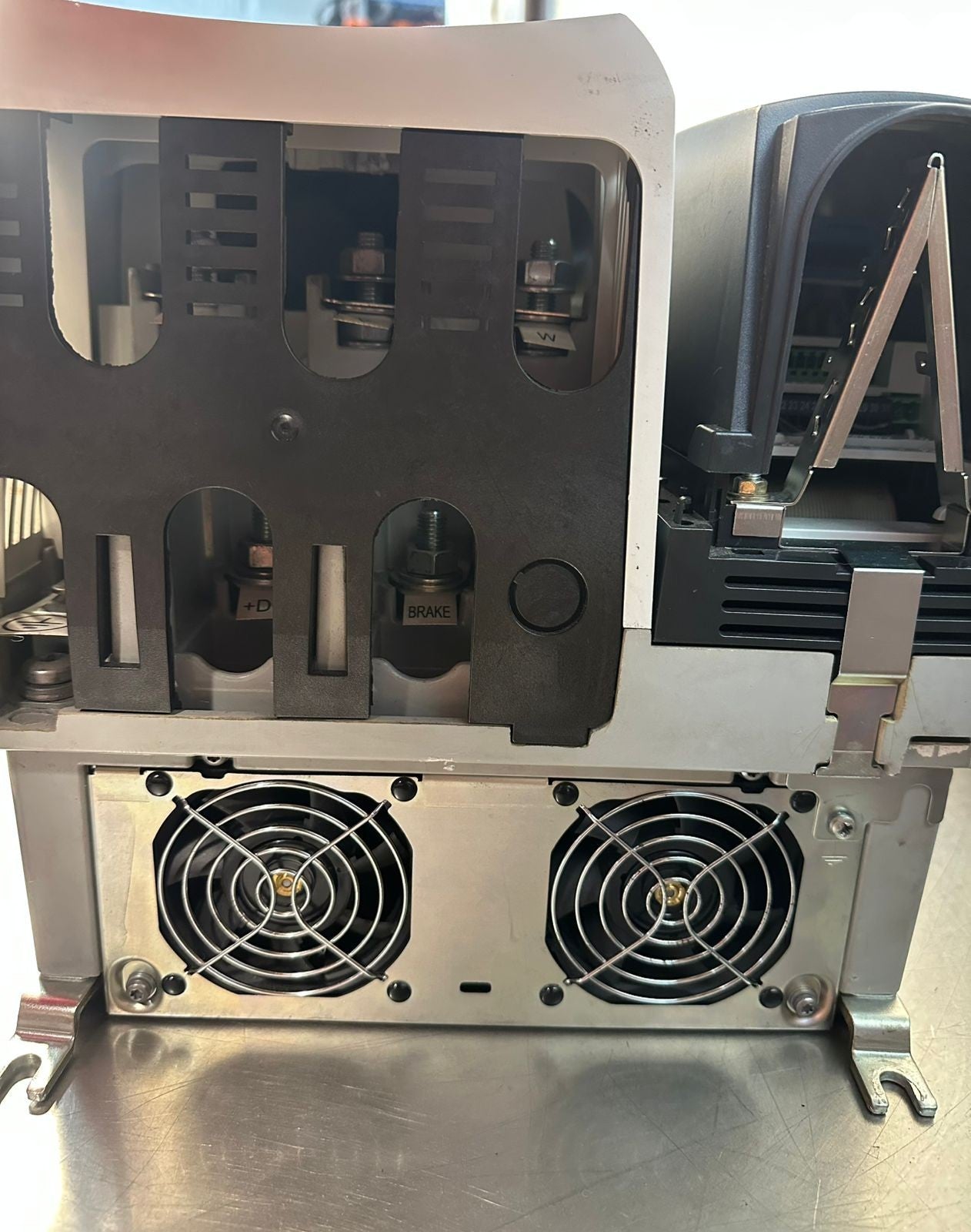 Leroyy Somer Unidrive SP4402 37/45Kw I/P 380-480V 50-60Hz 3Ph    (10.6.5)