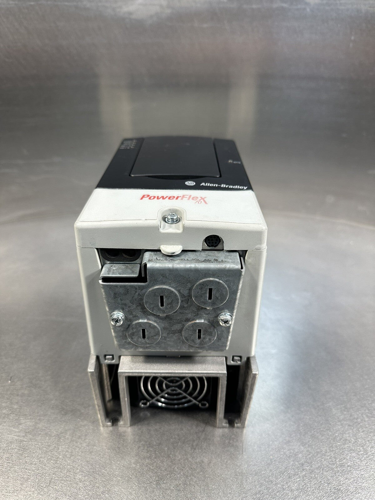 ALLEN BRADLEY 2 HP POWERFLEX 70 - 3Ø 480 VAC 20A D3P4A0AYNNNNN *TESTED* @1.1.4