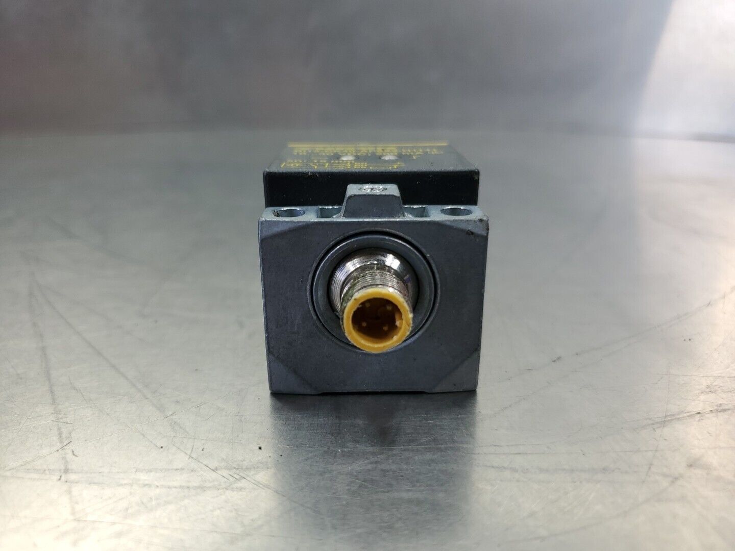TURCK Bi15-CK40-AP6X2-H1141 Proximity Switch Inductive Sensor.                5D