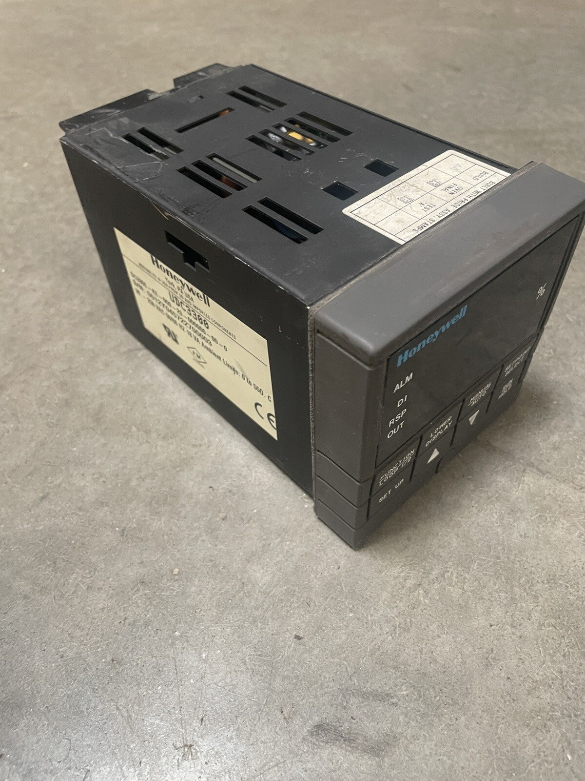 HONEYWELL 12 VA UDC 3300 CONTROLLER 90-250 VAC 50/60 Hz. @bin1.5.1