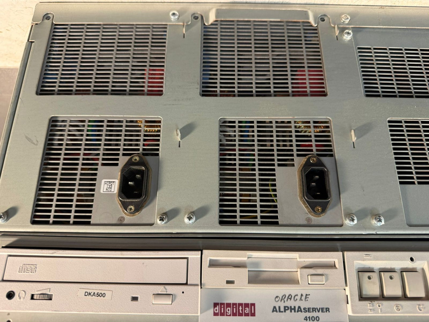 Digital Alpha Server 4100       BA30A-AA                     (12.6.4)