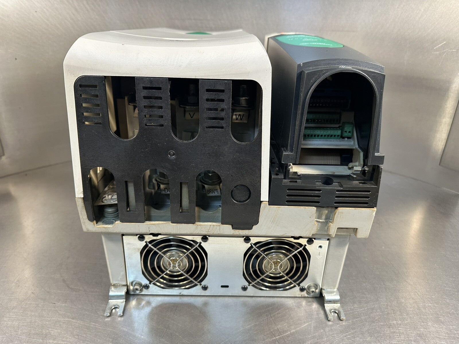Emerson SP4402 Control Techniques Unidrive SP Inverter Drive. ()