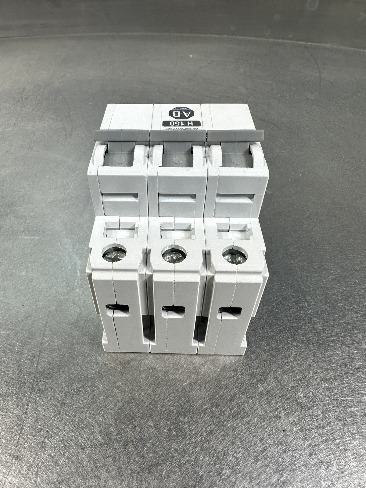 ALLEN-BRADLEY 1492-CB3 H 150 CIRCUIT BREAKER (BIN-1.1.1)