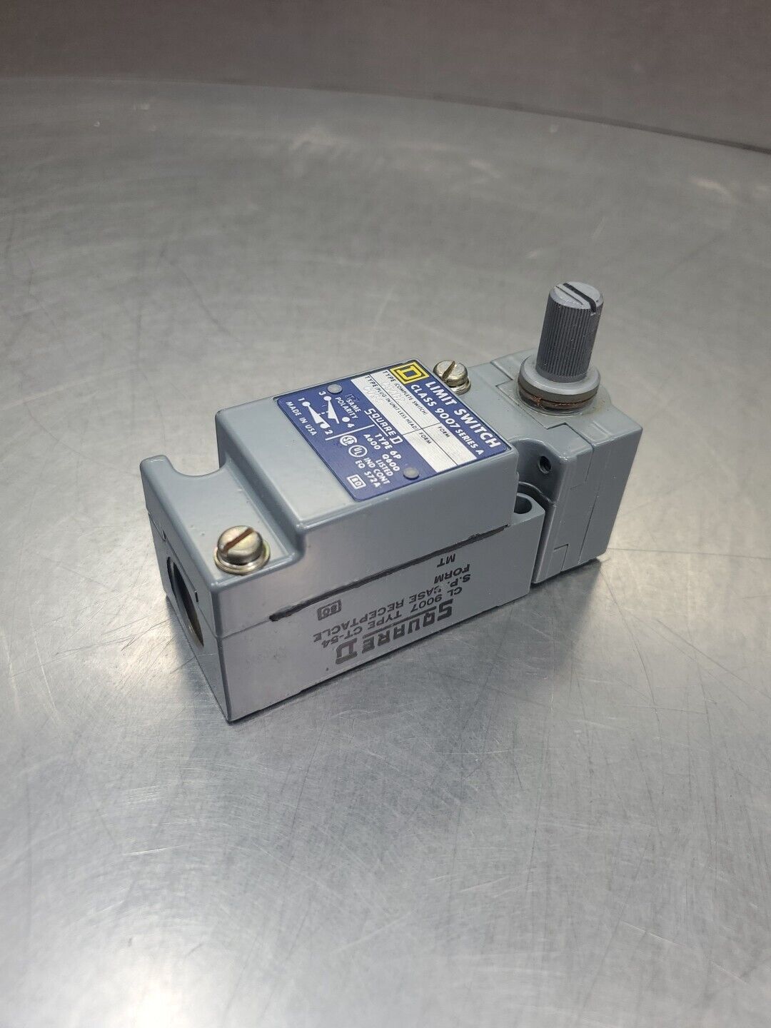 SQUARE D C54B2 Class 9007 TYPE C054 LIMIT SWITCH.                          4E-34