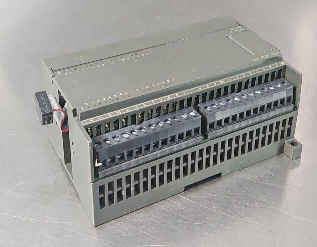 Siemens  6E57 223-1PL22-0XA0   PLC                                (BIN642)