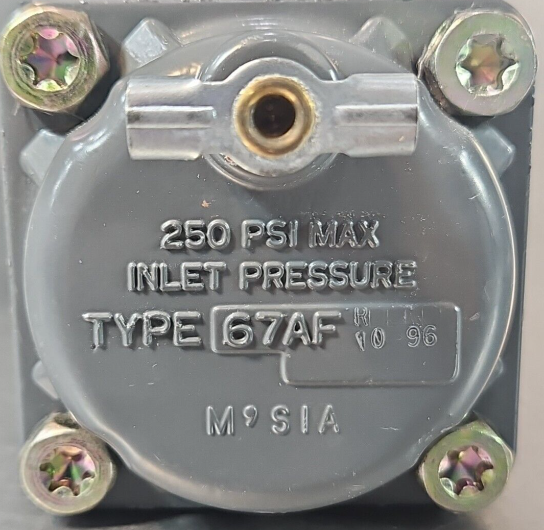 Fisher 67AFR Pressure Regulator  30-60 PSI / 0-60 PSI                    Loc6C13