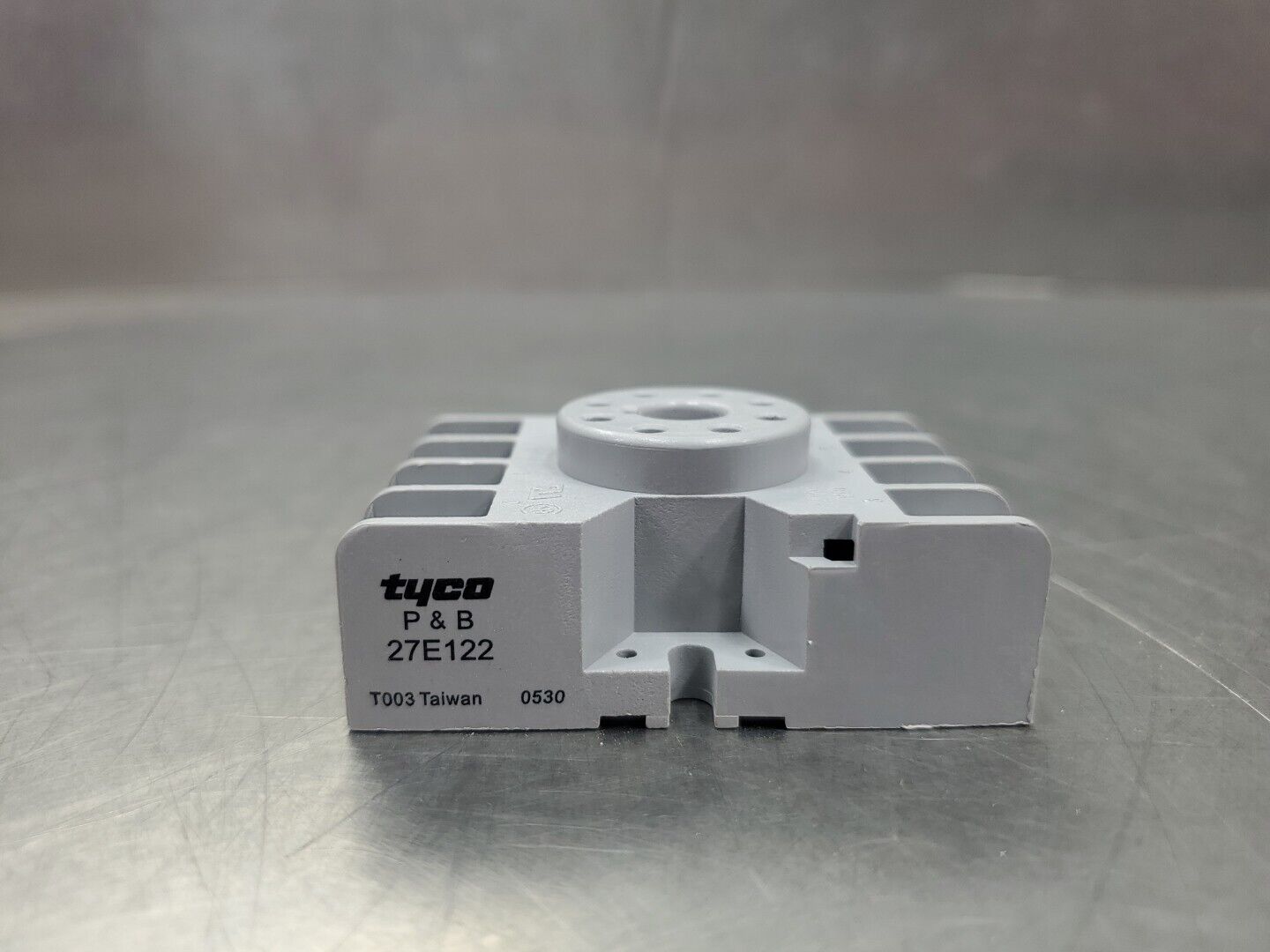 TYCO 27E122 RELAY BASE.                                                    4E-27