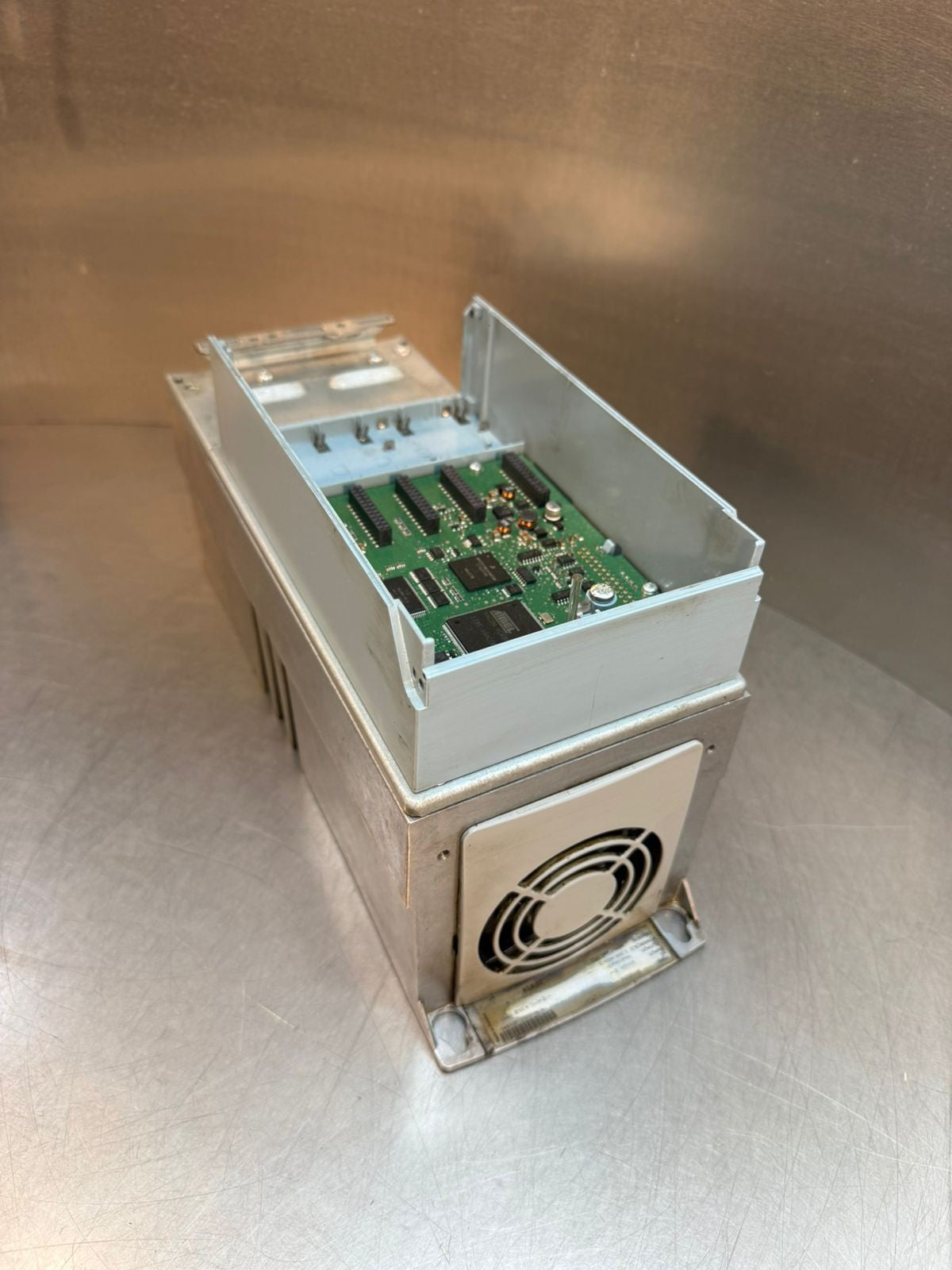 Cutler Hammer SVX002A1-4A1B1 400V Chassi Nema Type IP21 VB00752C-NC  (8.4.6)
