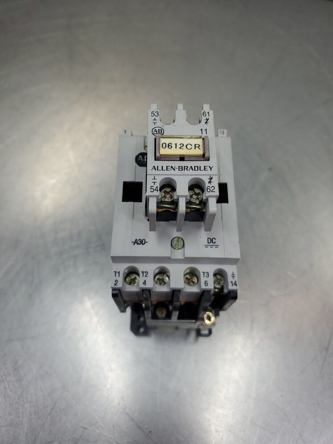 ALLEN BRADLEY 100-A30NZ*3  SERIES B  CONTACTOR w/195-FA11 Module.           4-D8