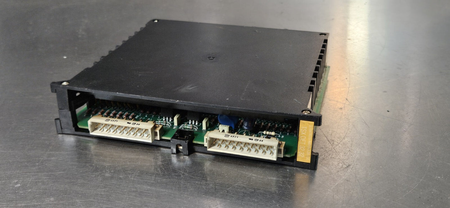 Telemecanique TSXDET3232  32-Point 24 VDC Fast lsolated Input Module    (BIN535)