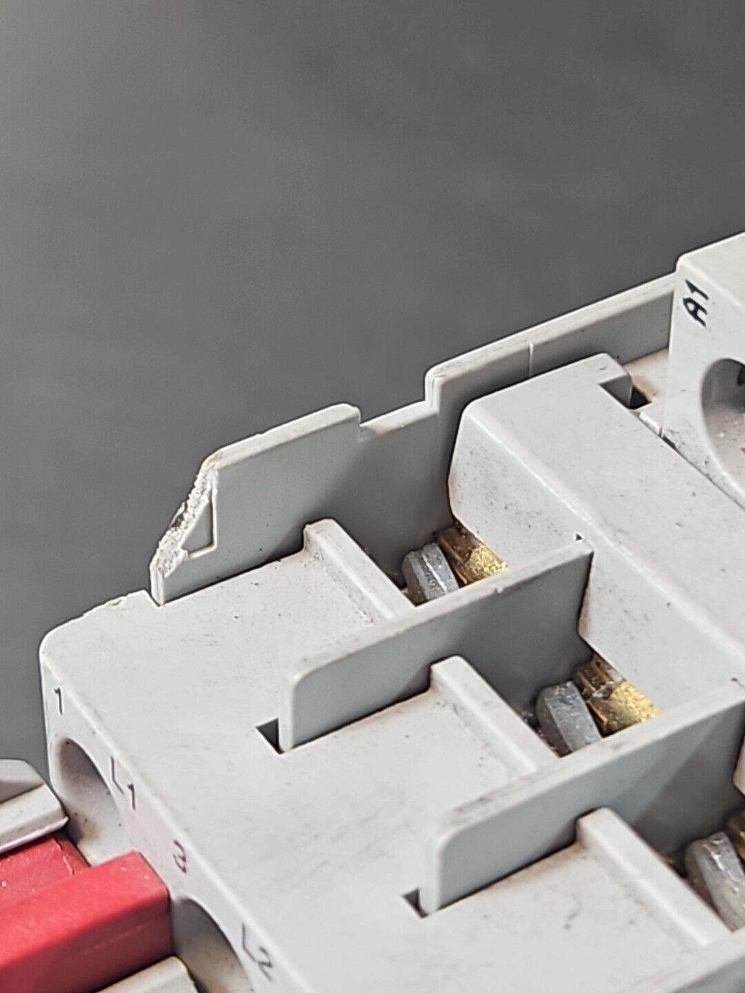 Allen Bradley 100S-C16DJ14C Series B Safety Contactor Assy                loc4C4