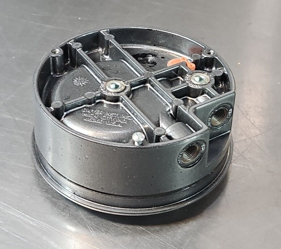 Dwyer Magnehelic 2006  Pressure Gauge 15 psig                            Loc5E16