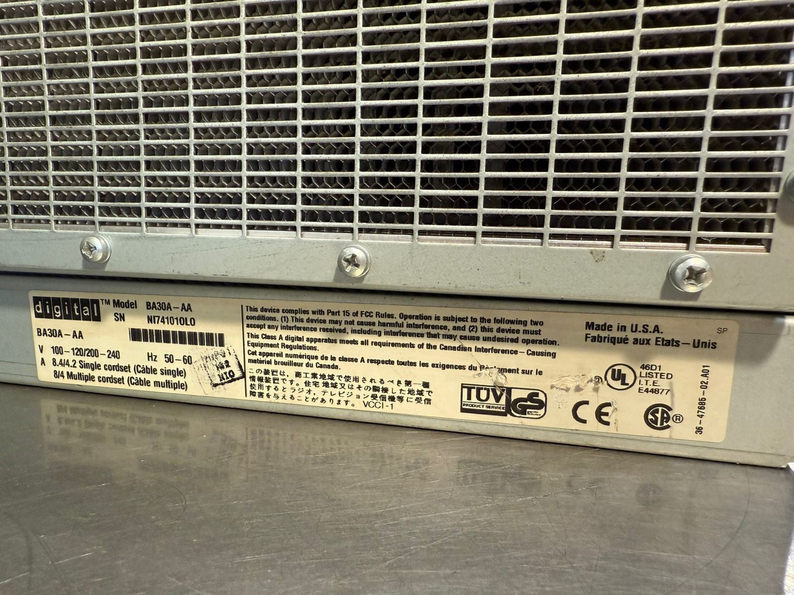 Digital Alpha Server ASVR 4100 BA30A-AA              (12.6.1)