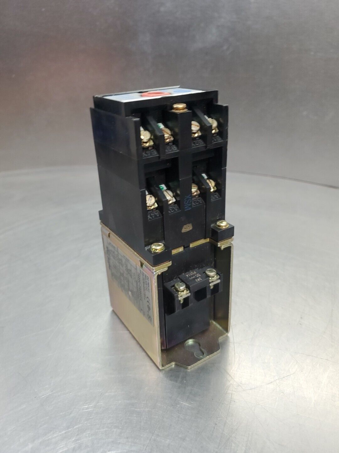 ALLEN-BRADLEY 700DC-P600Z24 Ser A DC RELAY.                                4C-13