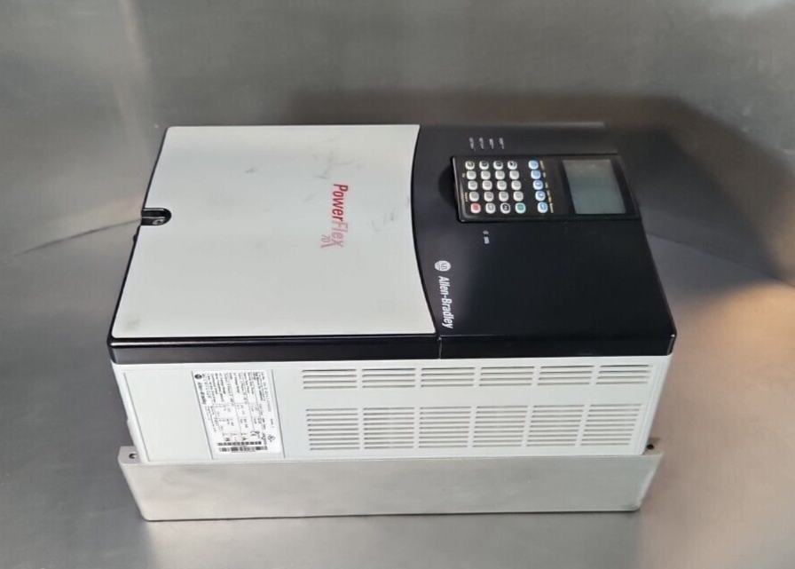 Allen Bradley 20AD022A3AYNAEG0 Ser A PowerFlex 70 AC Drive        (BIN3.6.4)