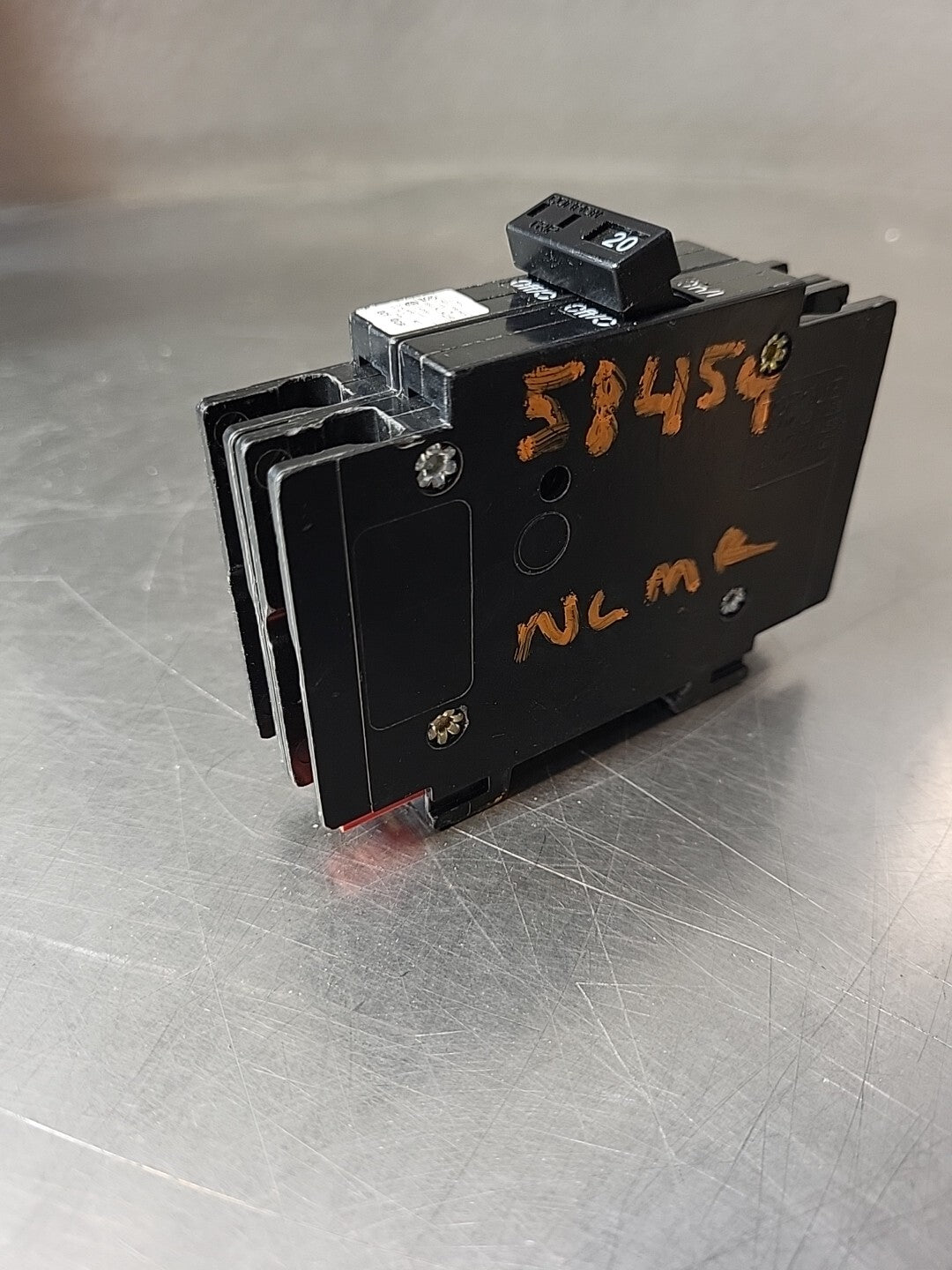 Eaton 7819 2 pole 20 amp breaker M1640 (BIN354)