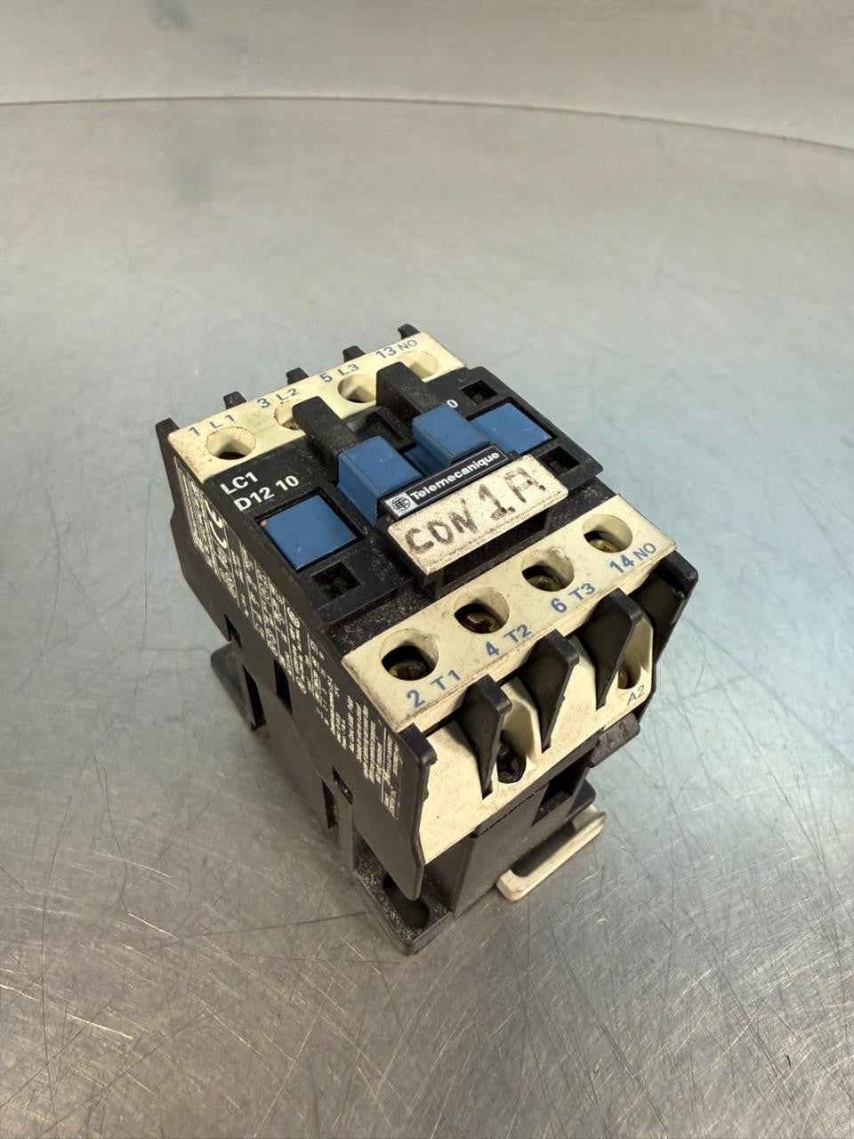 Telemecanique LC1 D1210                                            (4.1.3)