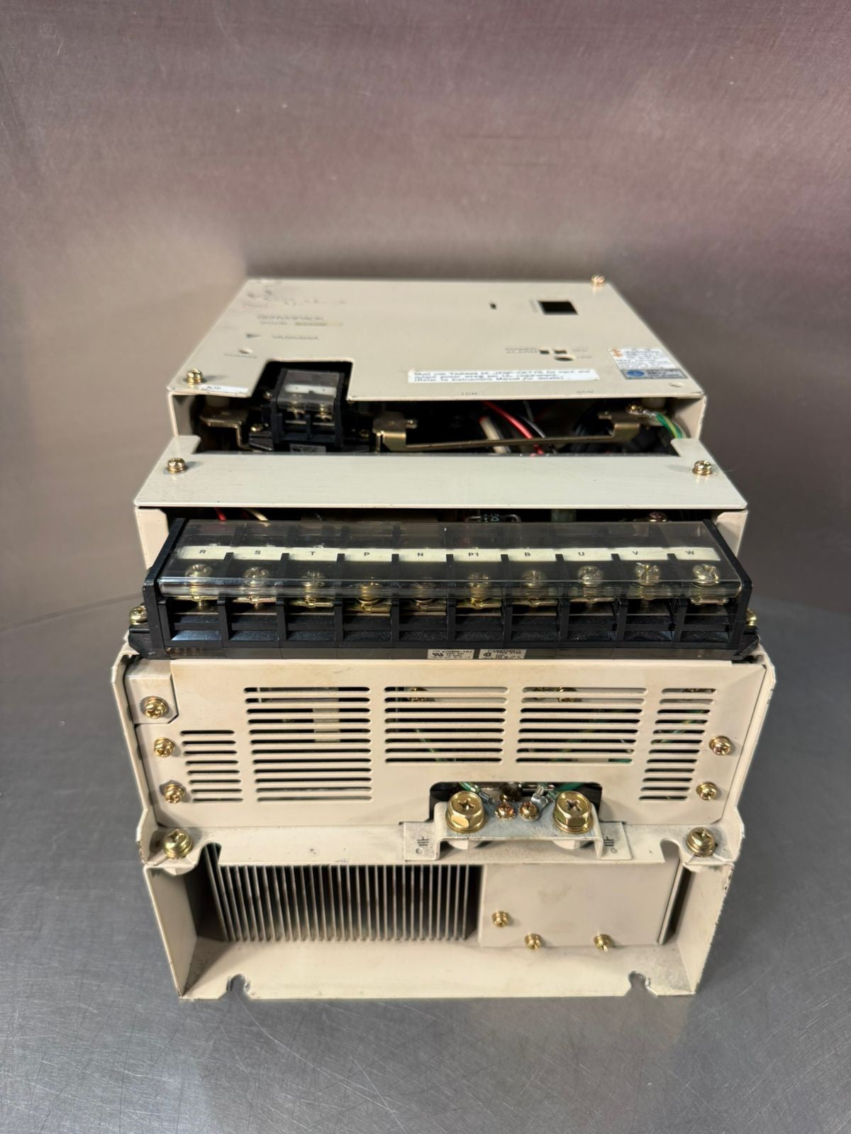 Yaskawa Servopack SGDB-60ADG  200-230V 5.5kW 3 Phase               (1.4.5)
