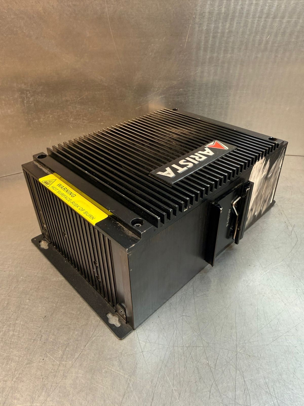 Arista Microbox Fanless Industrial Computer 24VDC                  (9.6.1)