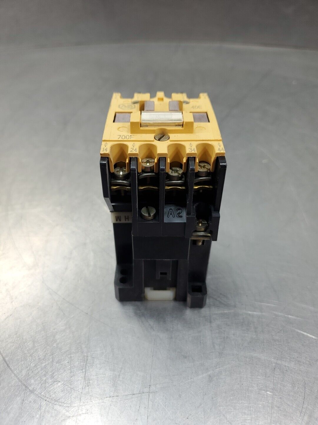 Allen Bradley 700-F400A4 RELAY, 10A 660V.                                  4D-31