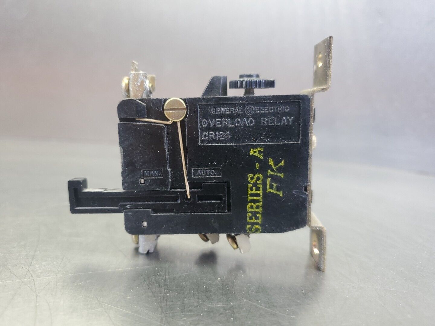 GENERAL ELECTRIC CR124 Ser. A FK OVERLOAD RELAY.                           4E-24