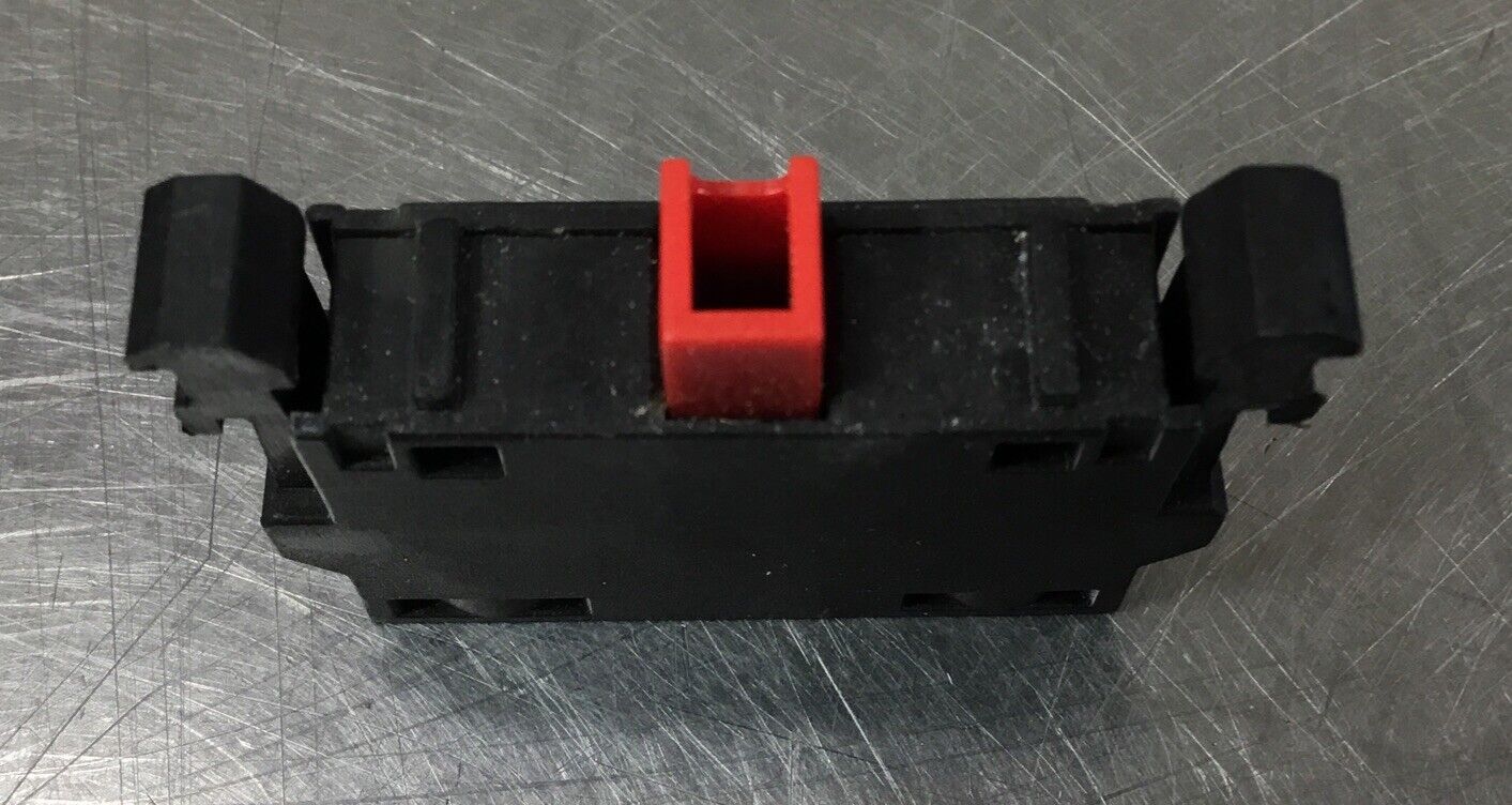 ABB  SK616 001-B  Contact Block NC       4D-16