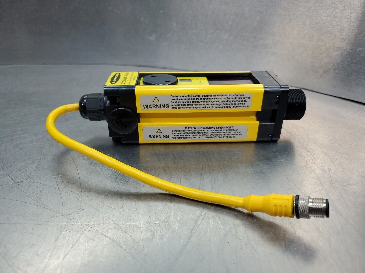 Banner SPE1 EZ-GUARD Point Single Beam Sensor, .8-20M RANGE, 24VDC.        5E-24