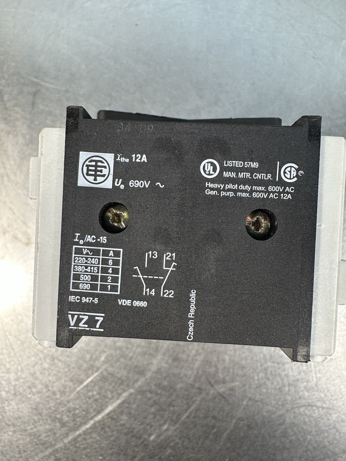 LOT OF SCHNEIDER ELECTRIC SWITCH LOADBREAK MODULE (BIN-1.5.1)