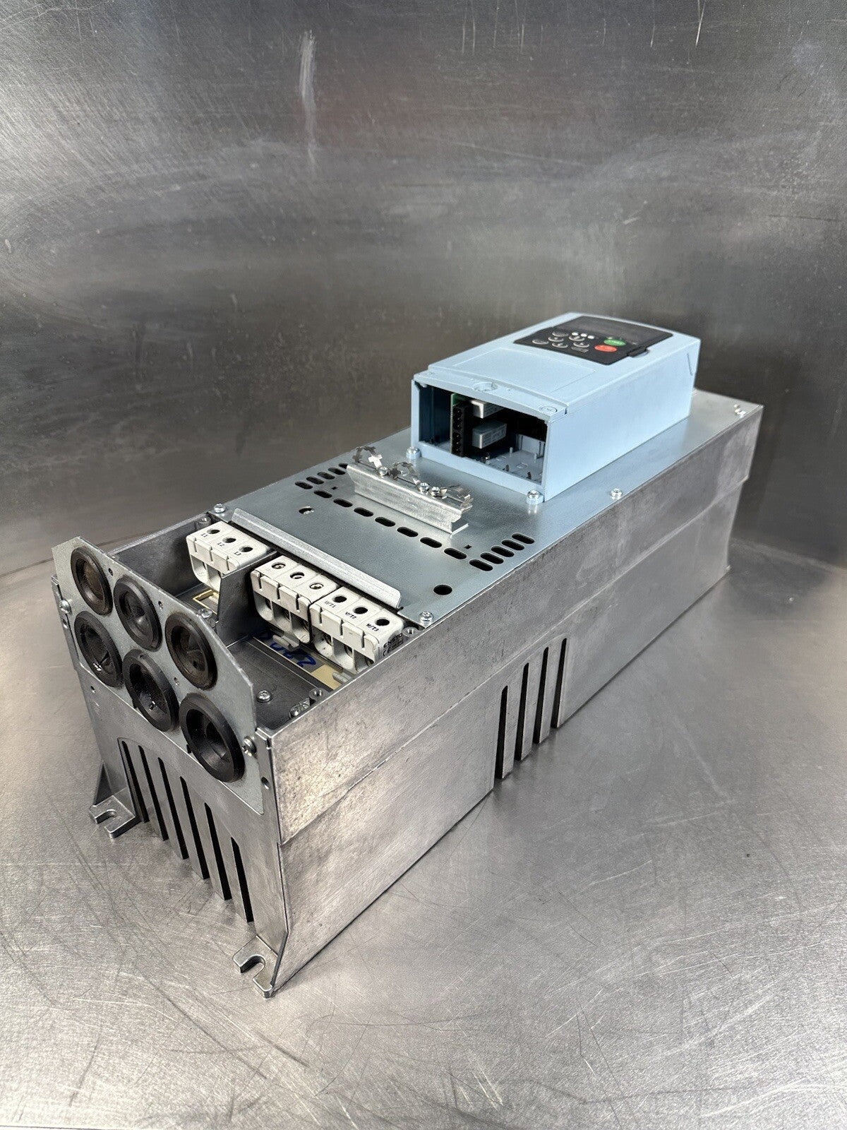 EATON CORPORATION SVX020A2-4A1B1 Drive 20HP 480V (BIN-1.5.4)