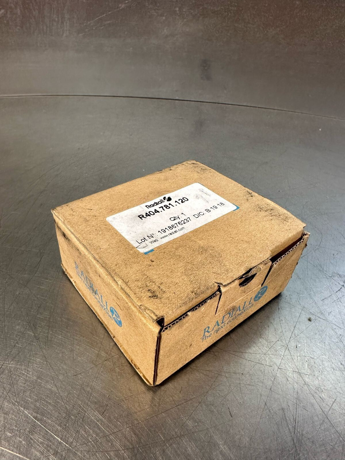 Radiall R404-781-120 Conduction Cooled NEW 200W DC 6 GHZ           (7.2.5)