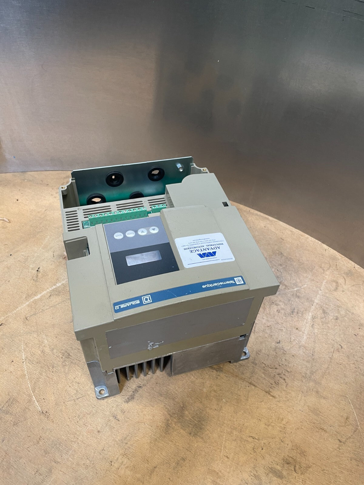 Telemecanique Altivar 8 ATV18U72N4 380/460V 50/60 Hz 5HP 4kW Frequency Converter