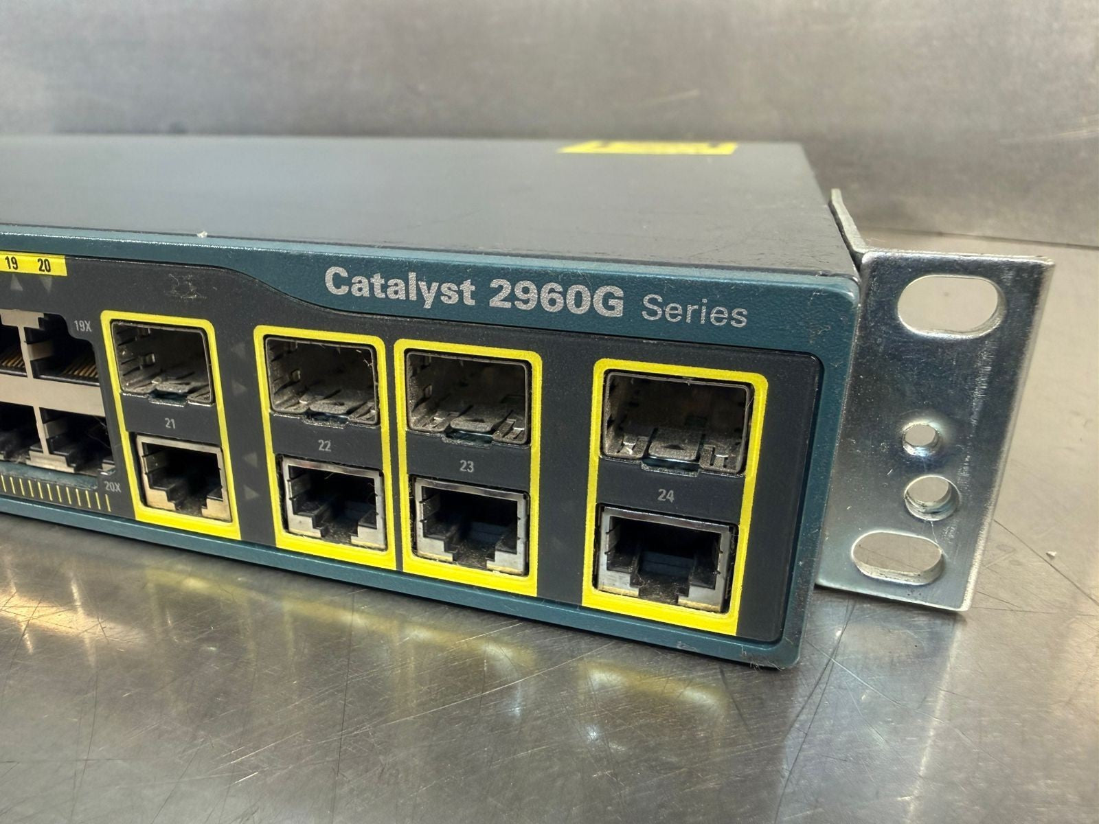 Cisco Ws-C2960G-24TC-L  Switch /WSC2960G-24TC-L            (8.2.7)