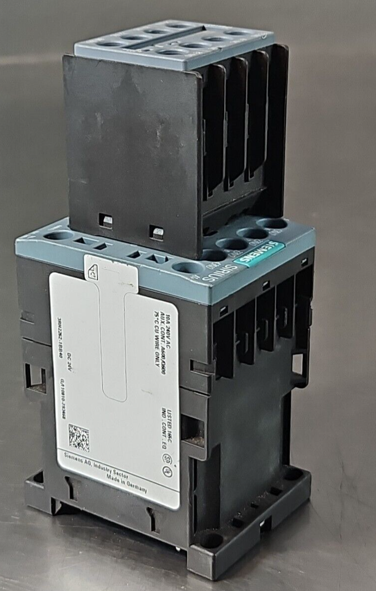 Siemens Sirius 3RH2262-1BB40 Circuit Breaker                             loc4A13