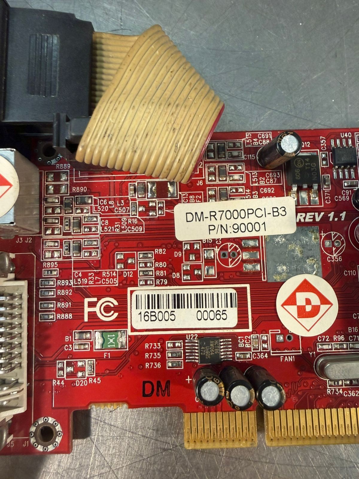 Diamond DM- R7000PCI-B3 Video Card DM Rev 1.1  9001 UPC S60PCI64  (6.4.4)