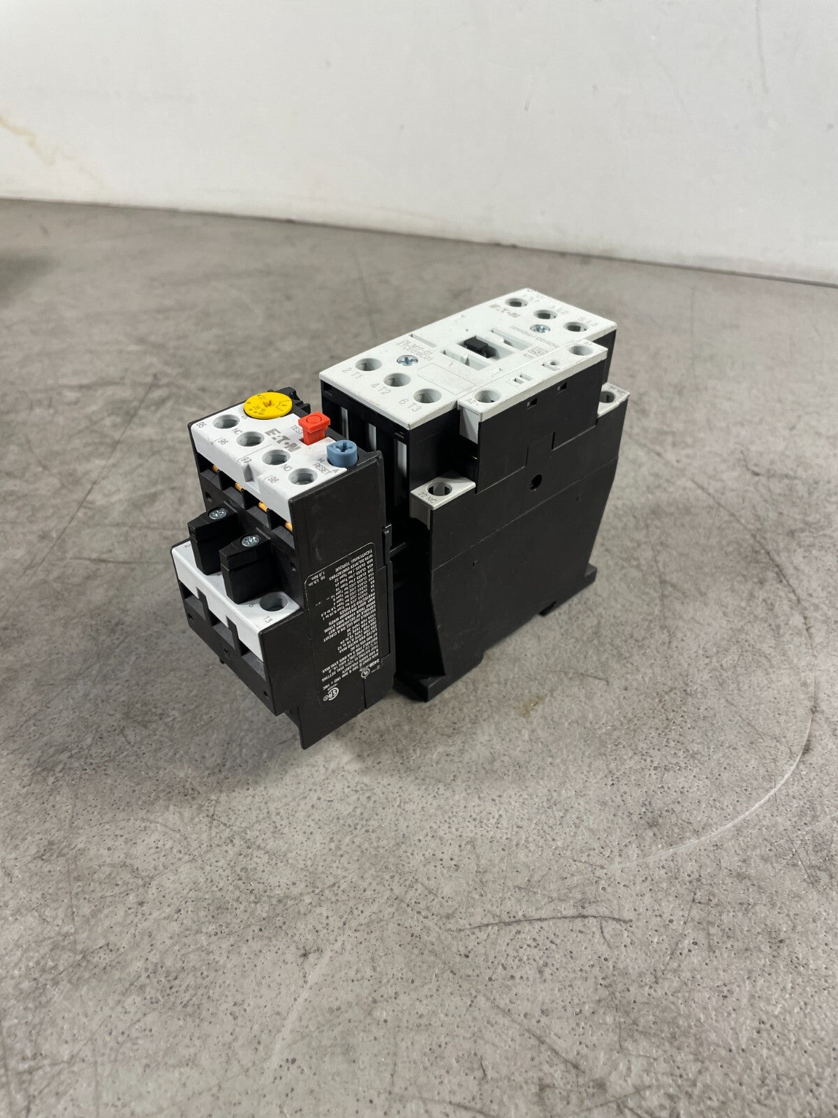 Eaton DILM17-01 XTCE018C01 White & Black 15HP 17amps 240VAC Coil Contact @3.3.5